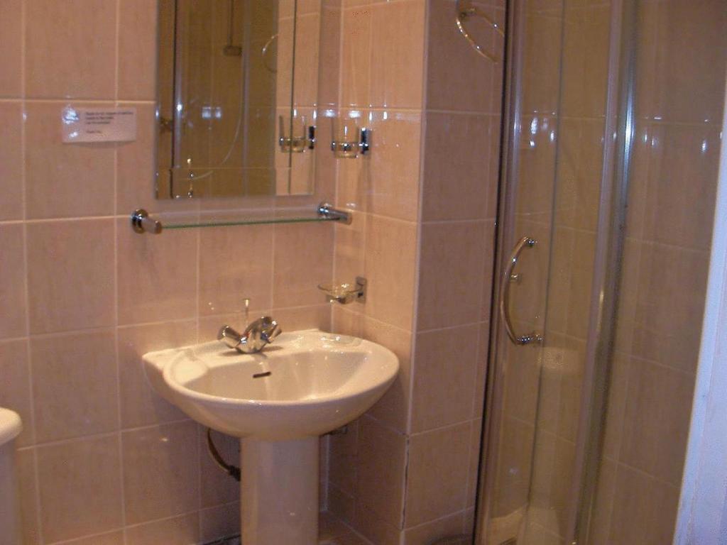 Metro Hotel London Bagian luar foto